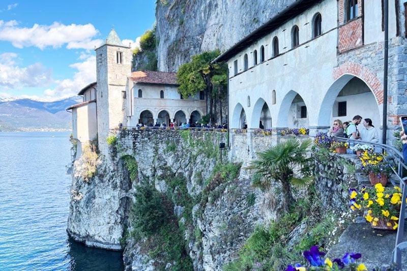 Lily Lake Maggiore Laveno Exterior photo